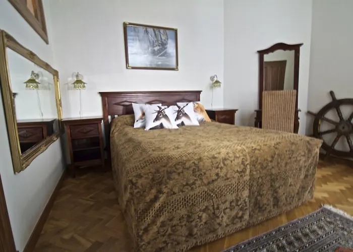 Rapunzel Tower Hotel *